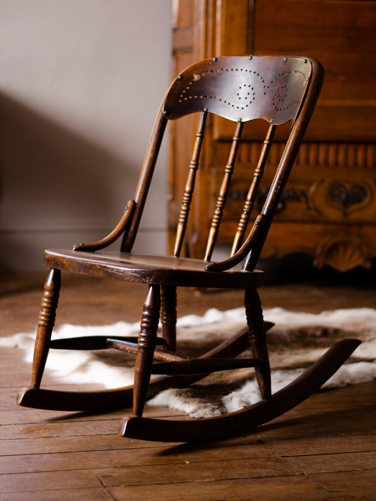 Antique Rocking Chair deVOL Kitchens